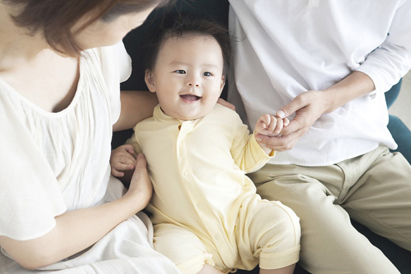 Bố nuôi từ khi ly hôn, giờ mẹ lại xuất hiện đòi con được không?