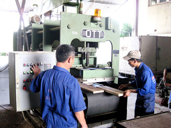 Hướng dẫn mới về nhập khẩu máy móc, thiết bị cũ: Lặp lại “vết xe đổ”