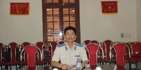 Cán bộ thi hành án trẻ tuổi tận tình với nhân dân