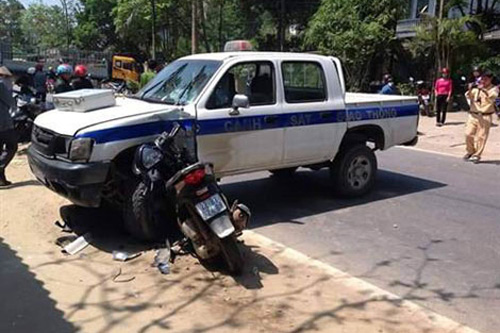 Nghi can trộm SH tử vong khi tông vào xe cảnh sát