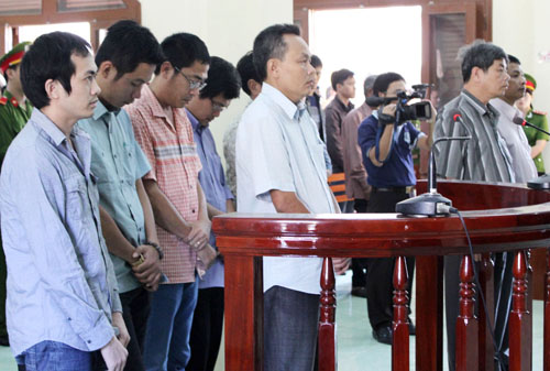 Sếp của 5 công an đánh chết người lĩnh án treo
