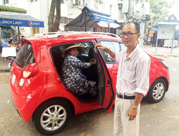 Uber ra mắt gói cước mới chỉ bằng 1/3 cước taxi