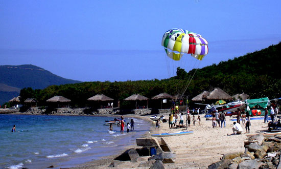 Doanh nghiệp lữ hành “tung” nhiều tour du lịch “hot”, giá rẻ dịp 30/4