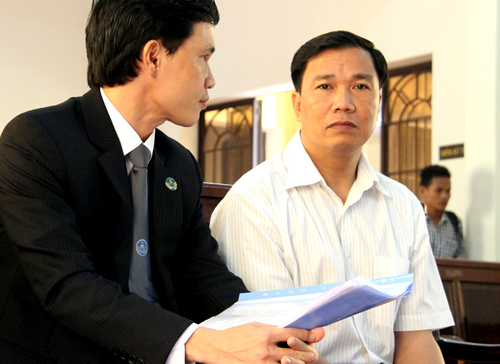 Tòa không triệu tập được nhân chứng, phiên xử vụ Suối Tre lại hoãn