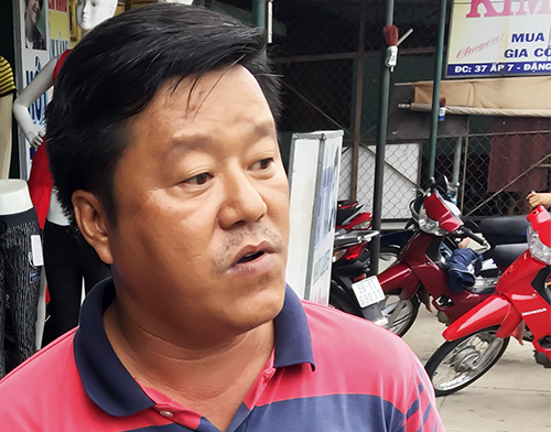 Giây phút vây bắt tên cầm súng cướp tiệm vàng