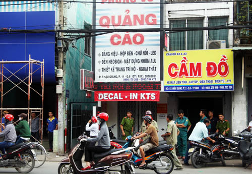 Đạo chích đoạt mạng chủ cửa hàng quảng cáo