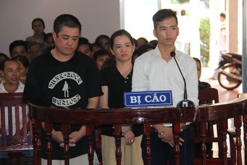 Vợ chồng đánh người yêu của con được hưởng án treo
